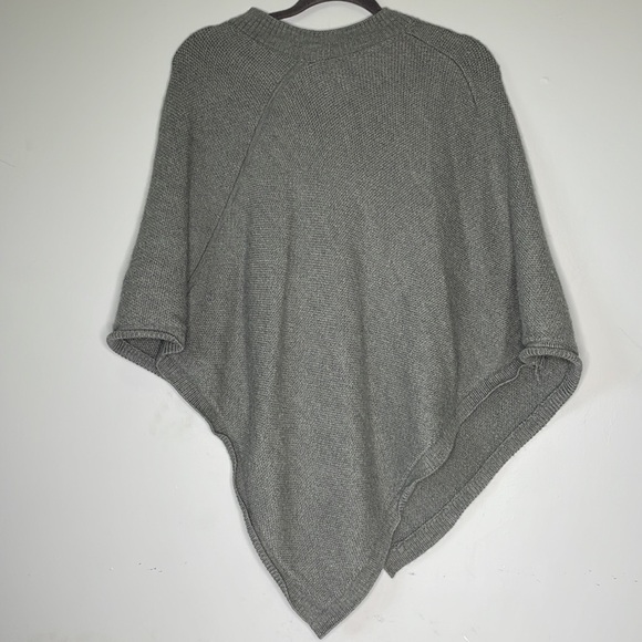 Lululemon Merino Wool Poncho - Picture 5 of 7